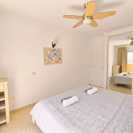 Estrella Canaria - Cristianos, Pool, Fibre Net, Tv Channels Los Cristianos (Tenerife)